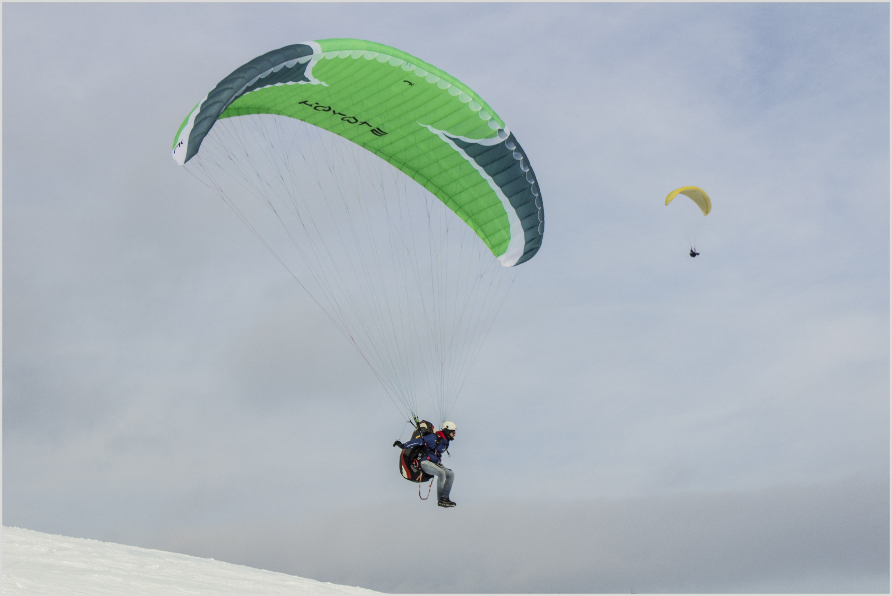 le forti raffiche lo riportano in cielo