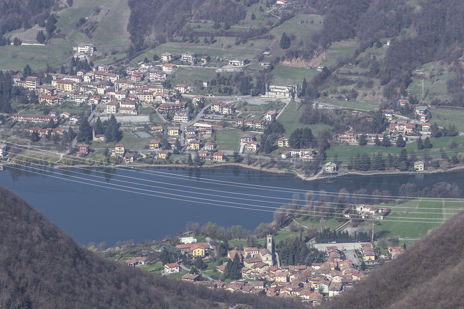 scorcio sul lago d'Endine