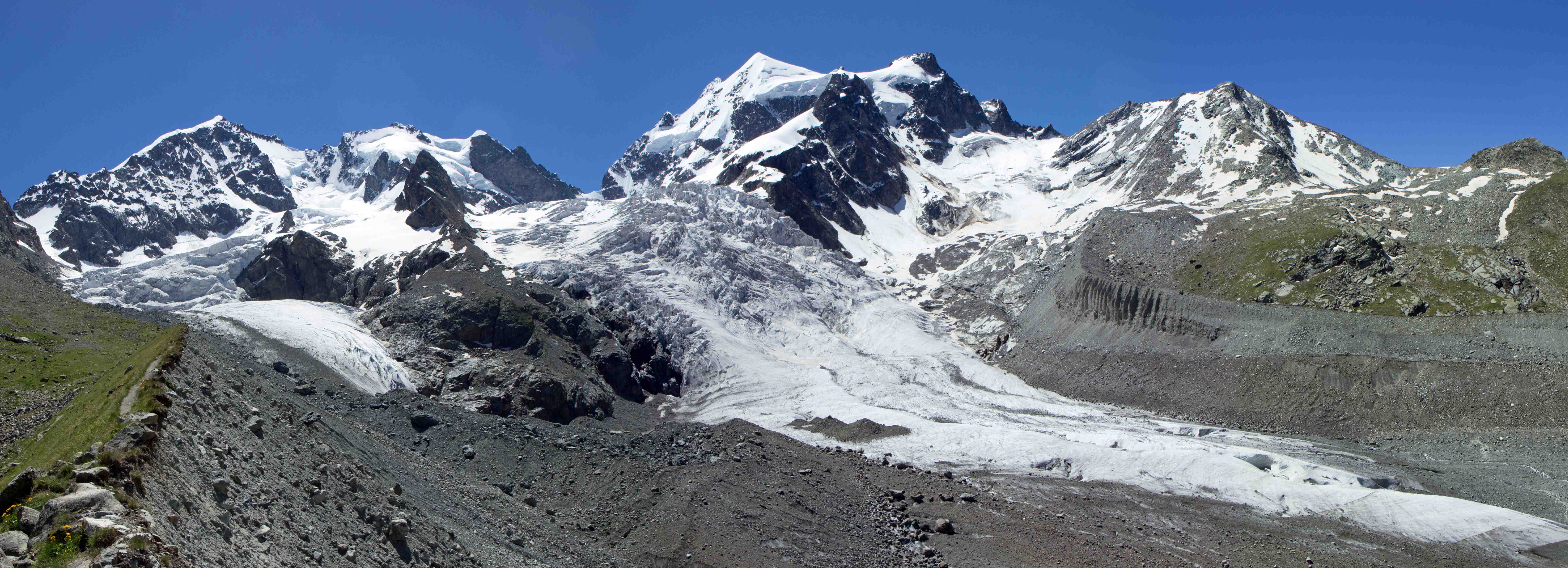 5 Panorama Gruppo Bernina con da sx Piz Bernina, Scerscen, Roseg.jpg