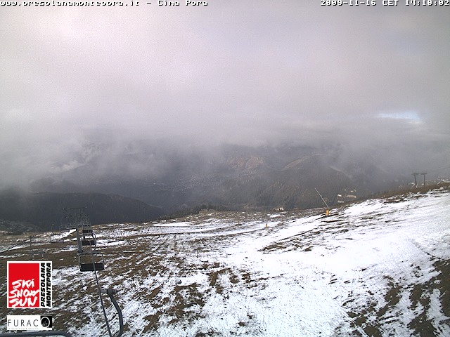 dai 1880mt di cima Pora vista verso il basso e la presolana sullo sfondo.