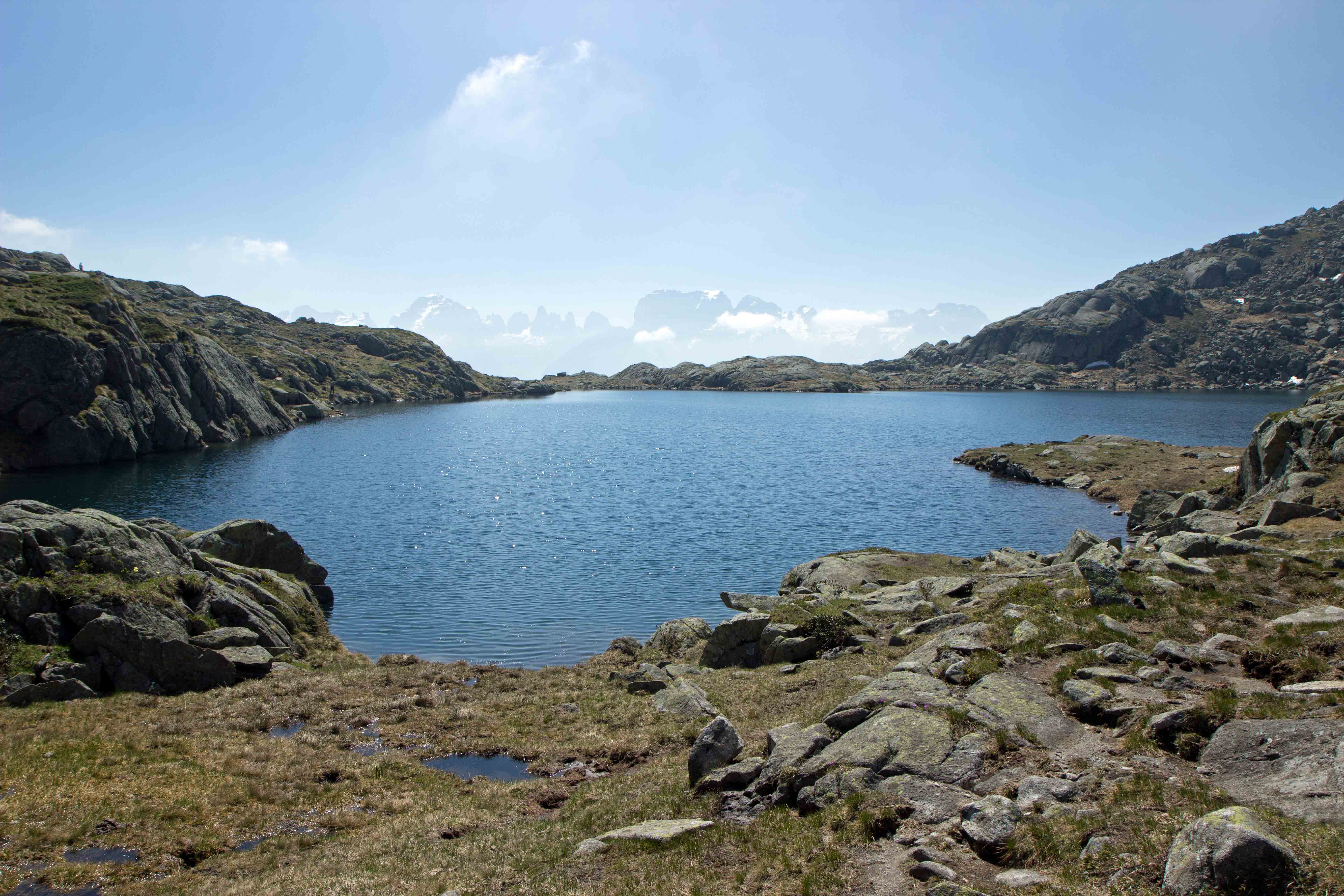 4 Lago Nero con Dolomiti di Brenta sullo sfondo.jpg